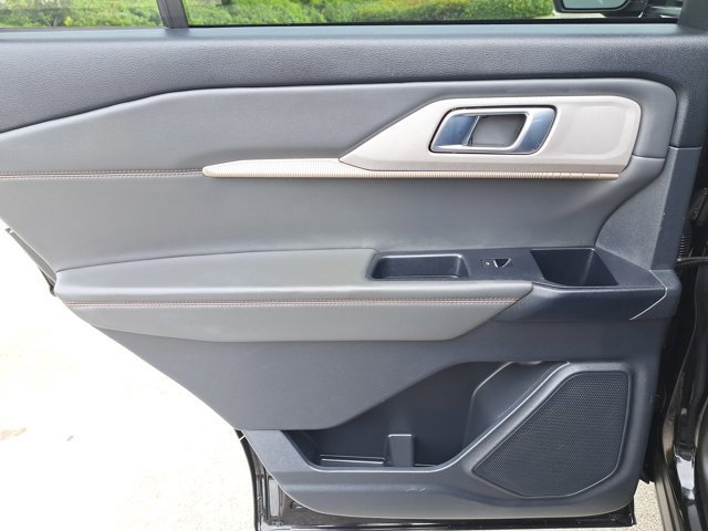 Certified 2025 Ford Explorer Active image 16