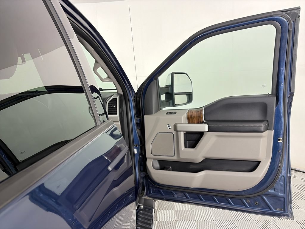 Certified 2018 Ford F150 Lariat w/ Equipment Group 502A Luxury AWD/4WD image 31