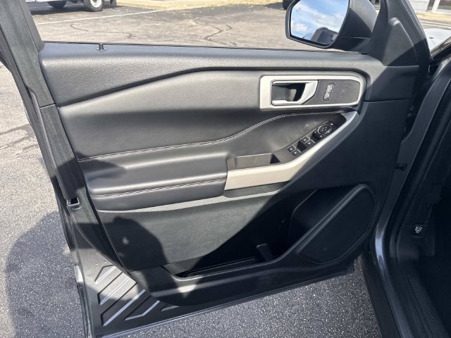 Certified 2024 Ford Explorer XLT w/ Equipment Group 202A RWD image 21