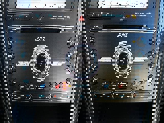 Certified 2018 Ford Explorer Platinum image 27