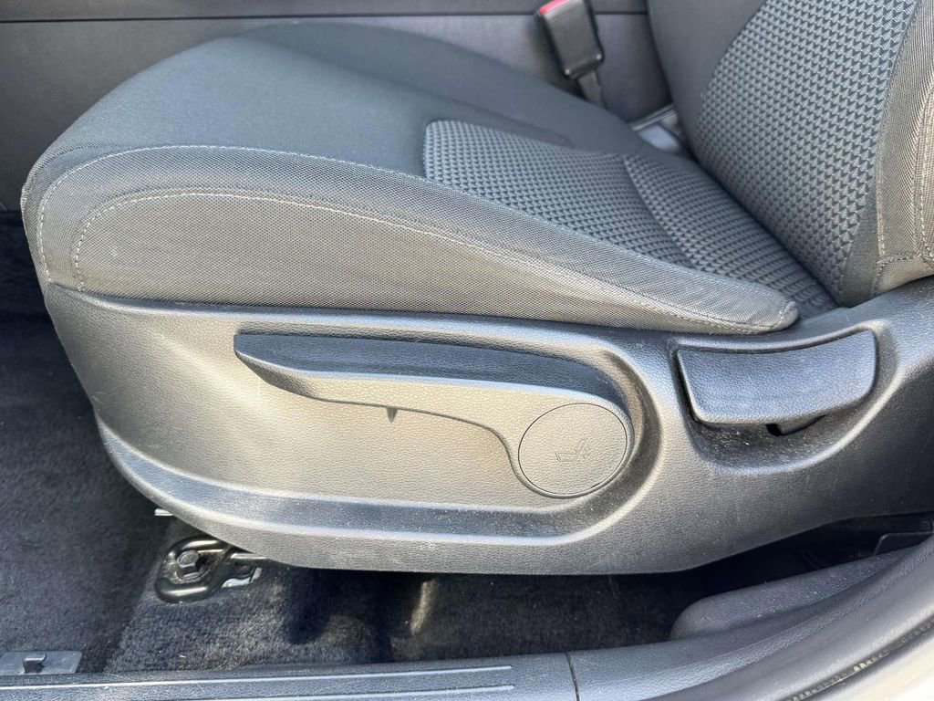 Used 2023 Kia Sportage LX FWD image 18