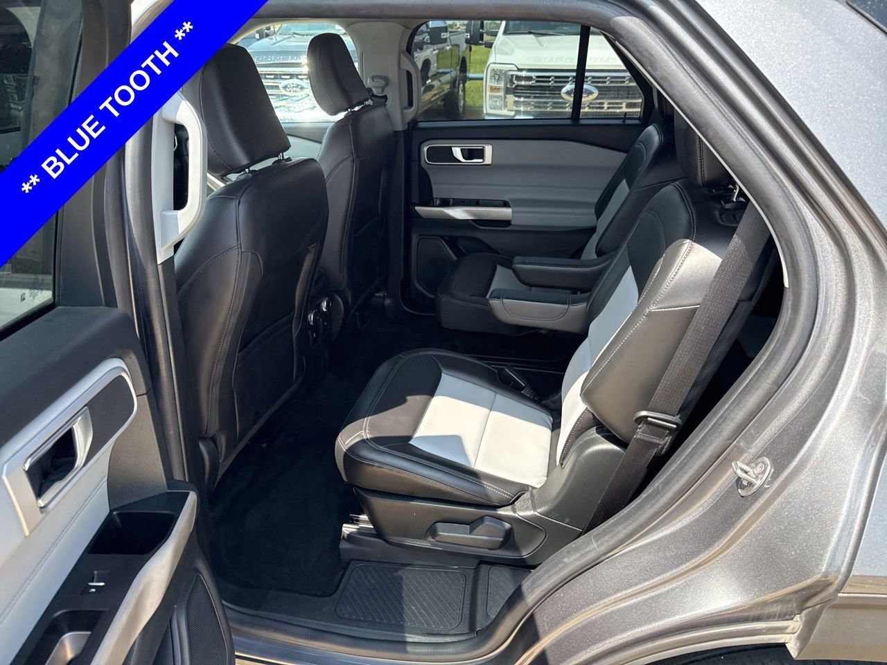 Certified 2022 Ford Explorer XLT w/ Equipment Group 202A image 11