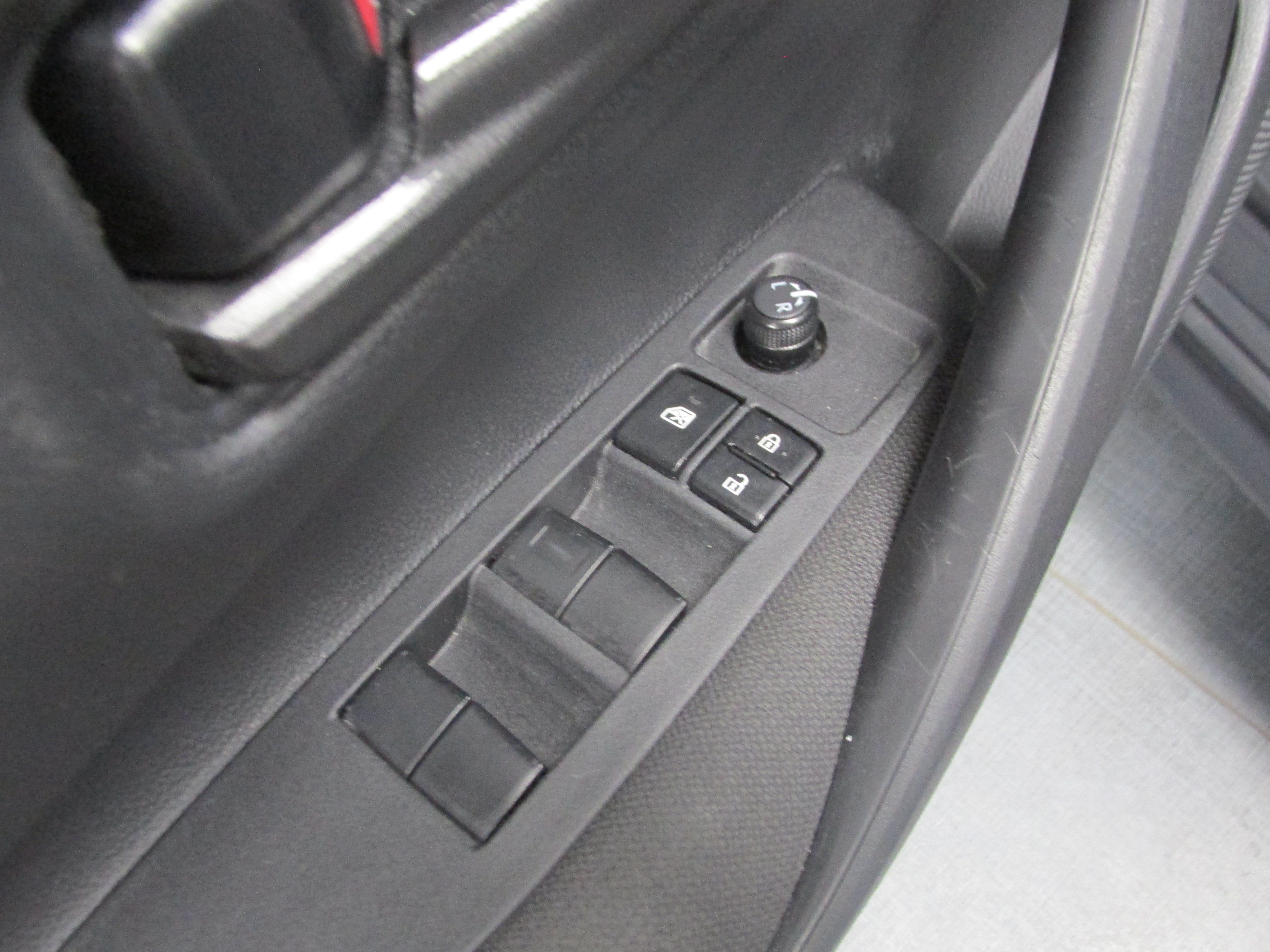 Used 2025 Toyota Corolla LE FWD image 28