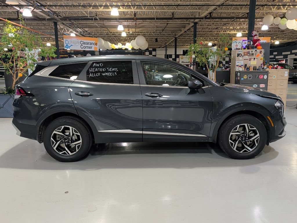 Used 2023 Kia Sportage LX AWD/4WD image 7