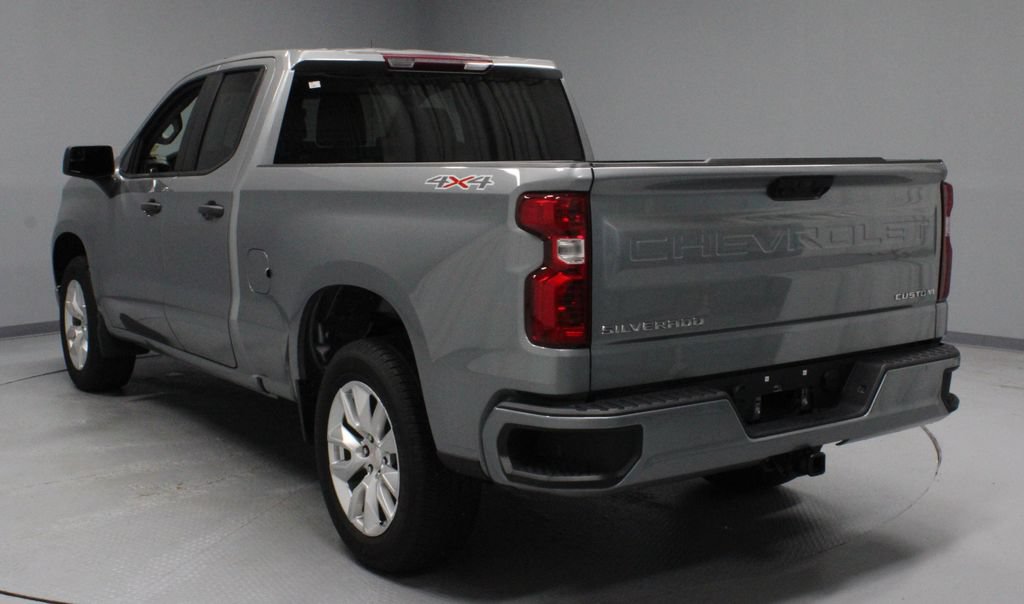 Used 2023 Chevrolet Silverado 1500 Custom AWD/4WD image 6