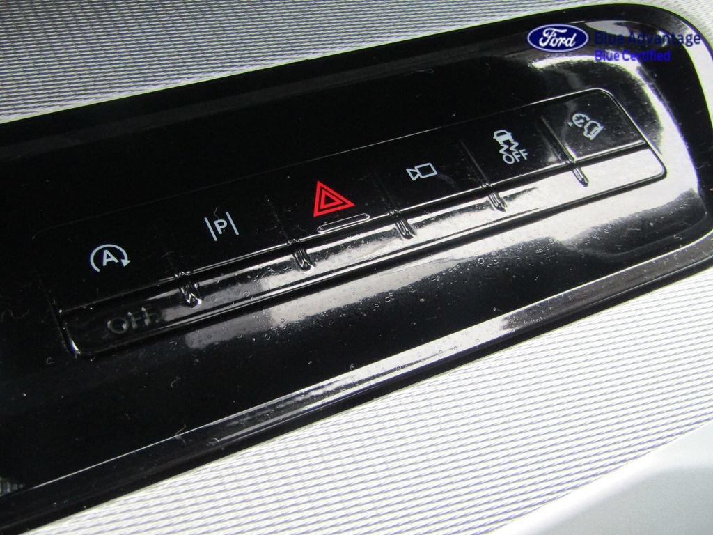 Certified 2025 Ford Expedition Active AWD/4WD image 33