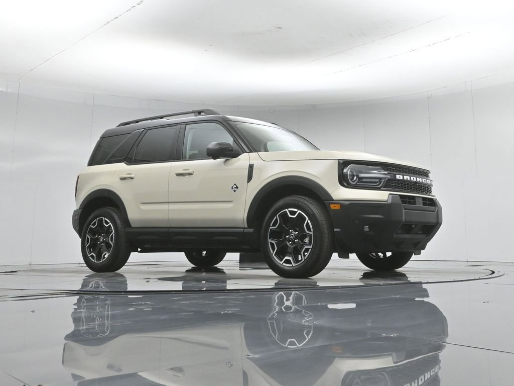 Certified 2025 Ford Bronco Sport Outer Banks w/ Outer Banks Tech Package+ AWD/4WD image 4