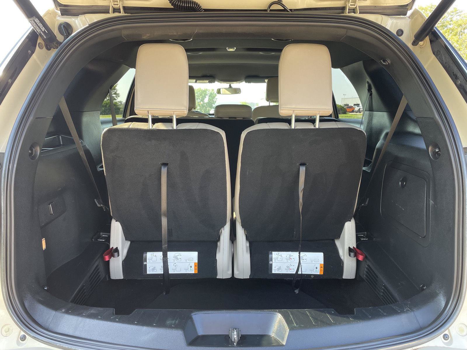 Certified 2018 Ford Explorer XLT w/ Equipment Group 202A AWD/4WD image 37