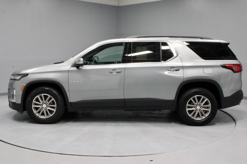 Used 2023 Chevrolet Traverse LT FWD image 8