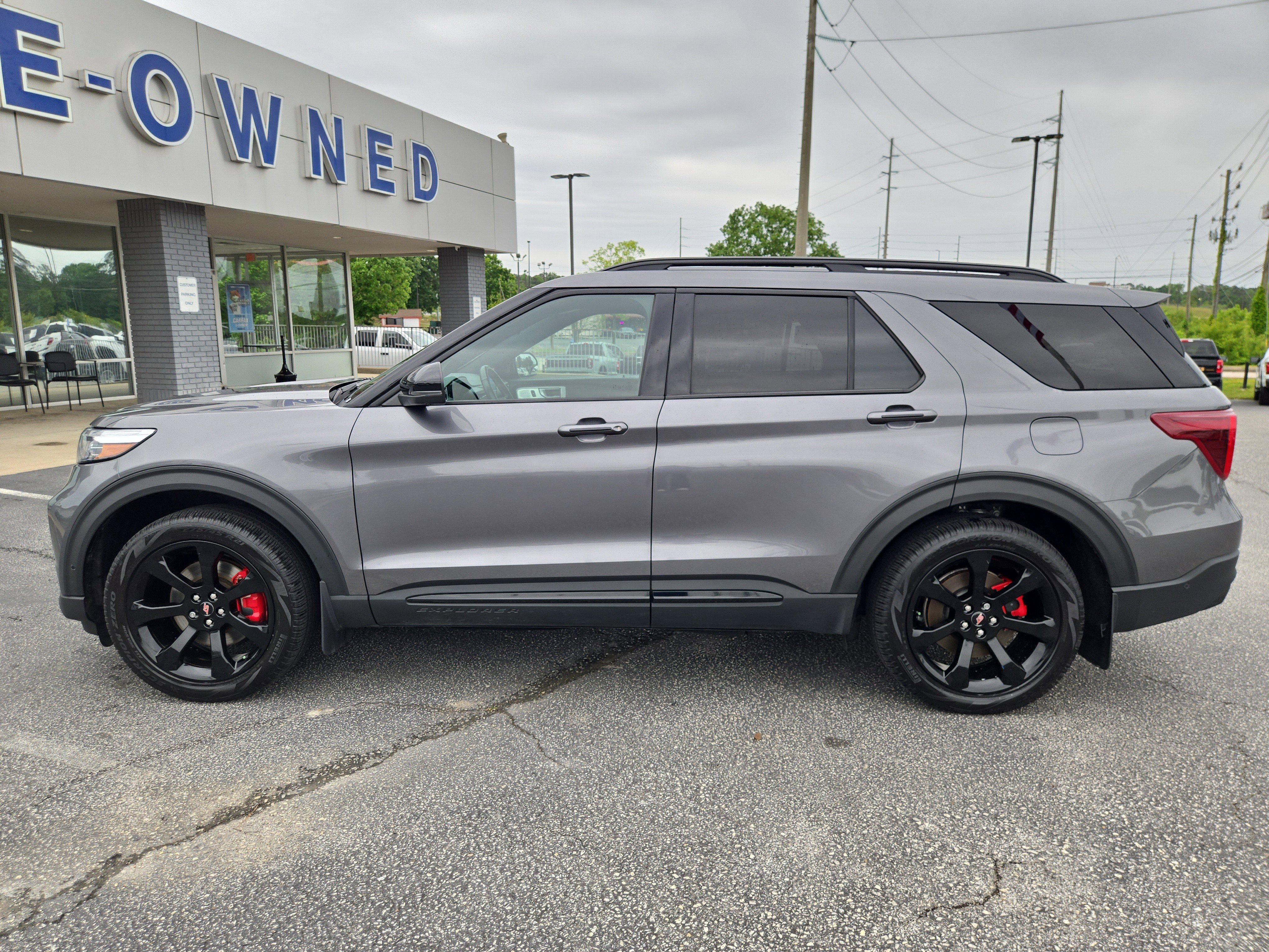 Certified 2022 Ford Explorer ST w/ Equipment Group 401A AWD/4WD image 12