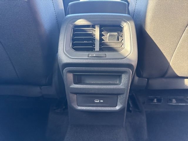 Used 2024 Volkswagen Taos SE AWD/4WD image 37