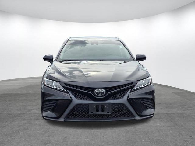 Used 2019 Toyota Camry SE FWD image 2