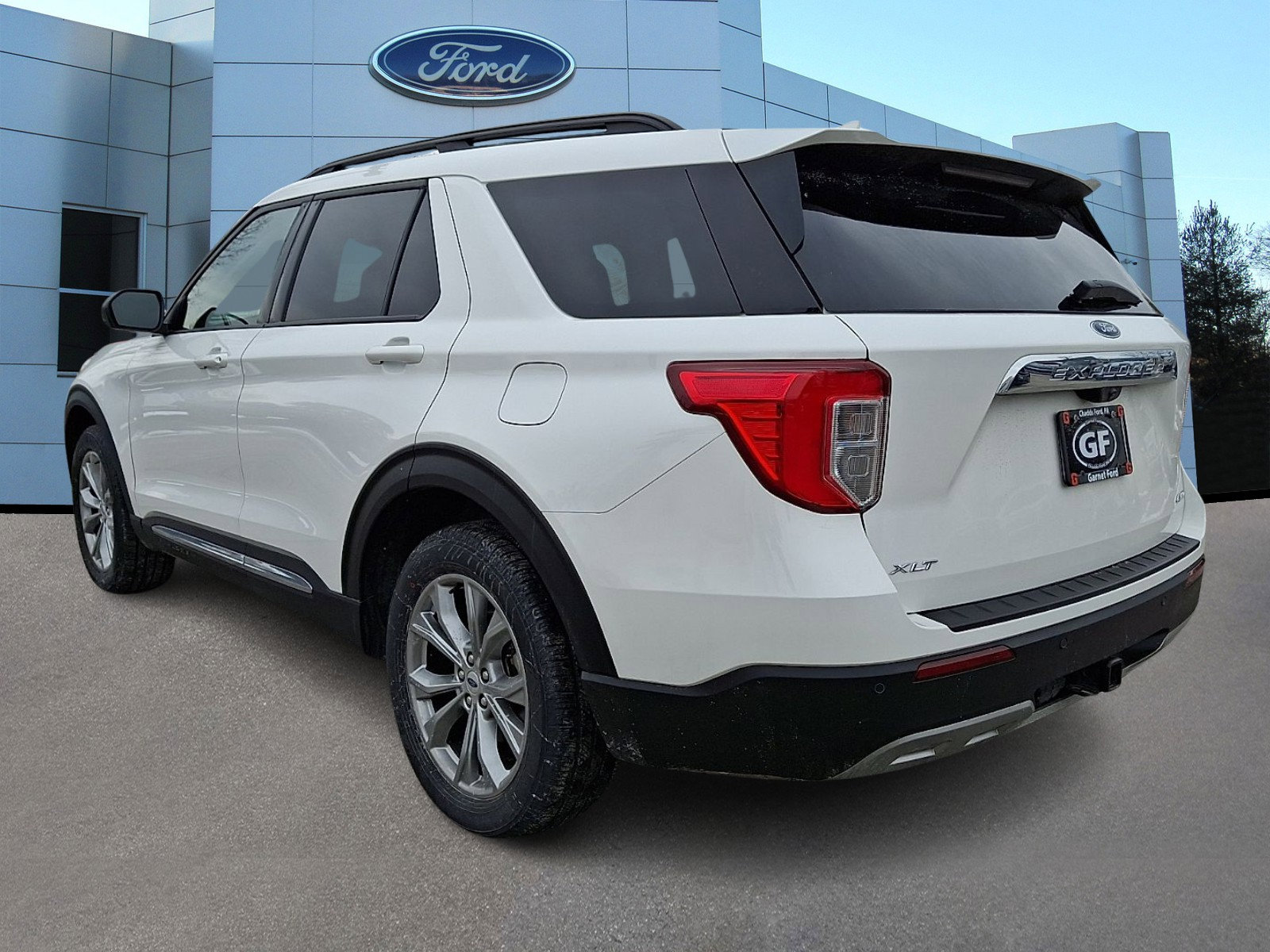 Certified 2023 Ford Explorer XLT w/ Equipment Group 202A image 5