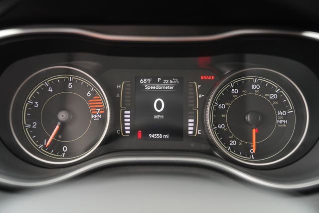Used 2020 Jeep Cherokee Latitude FWD image 24
