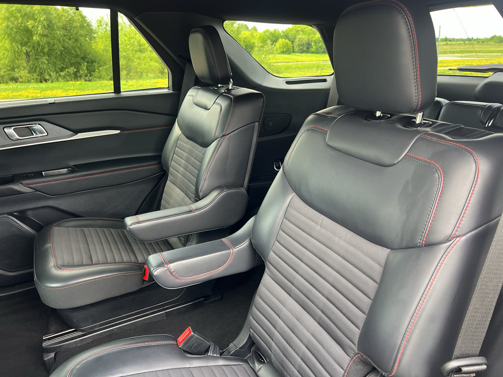 Certified 2025 Ford Explorer ST-Line w/ ST-Line Street Pack AWD/4WD image 37