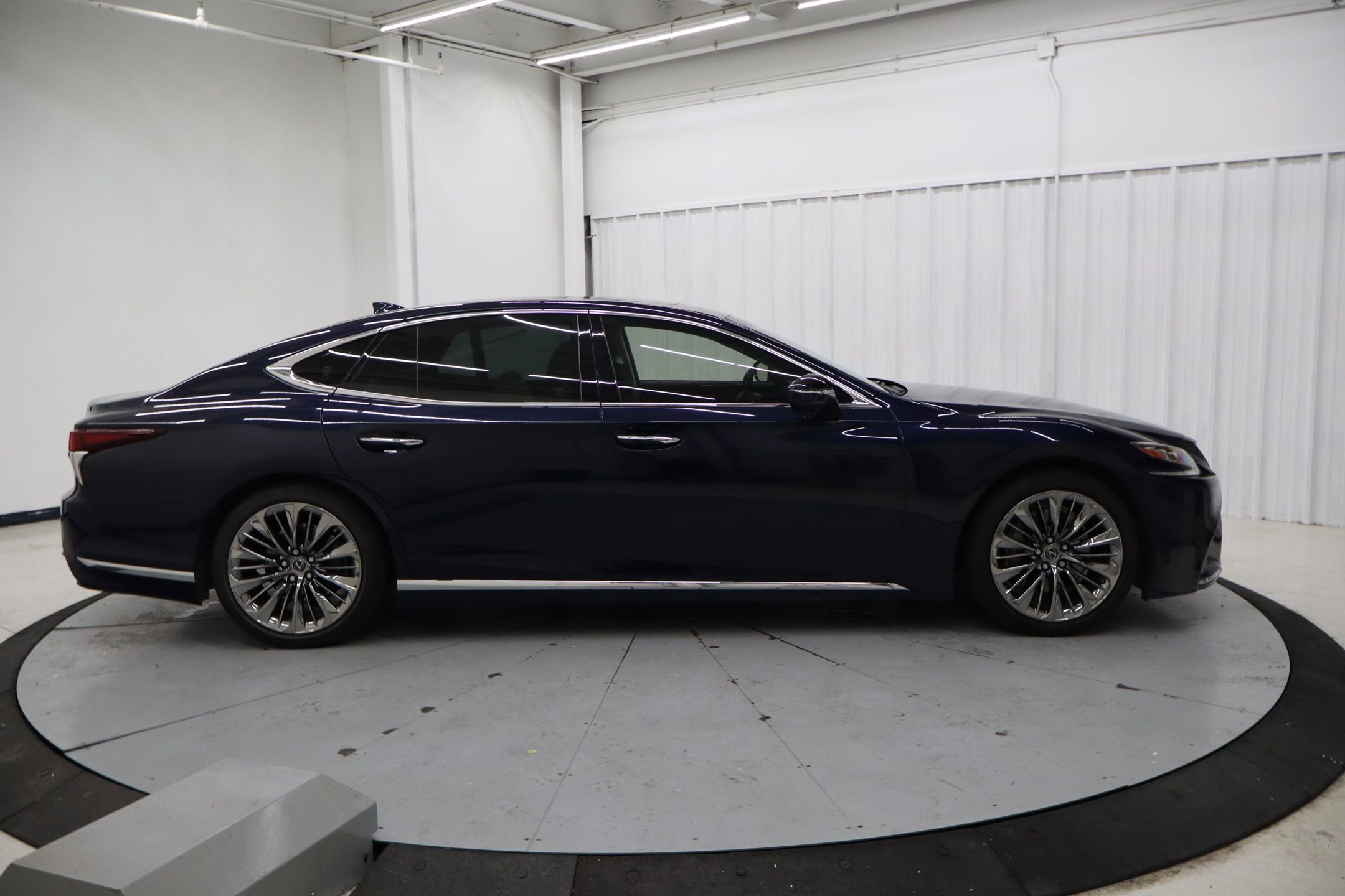 Used 2020 Lexus LS 500 w/ Interior Upgrade Package RWD image 2