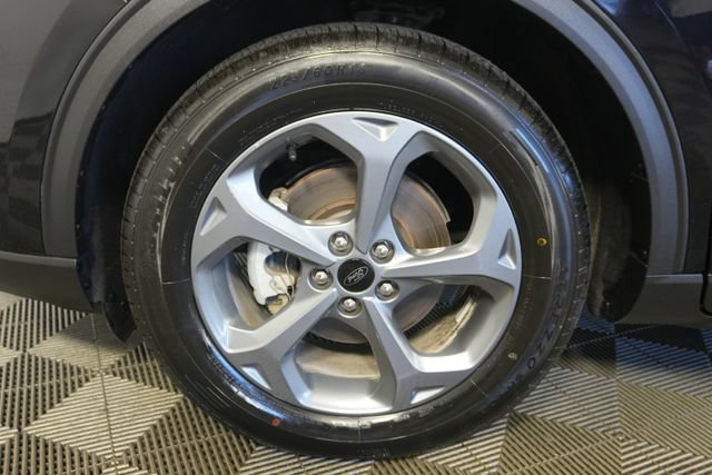 Certified 2025 Ford Escape ST-Line FWD image 9