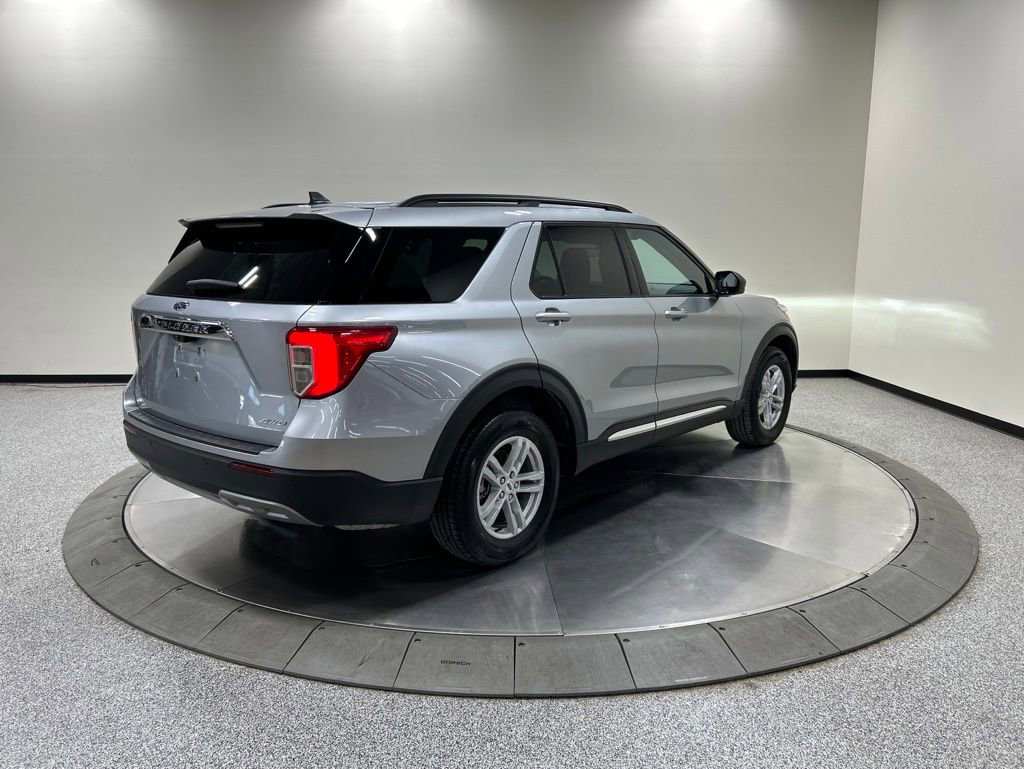 Certified 2024 Ford Explorer XLT w/ Equipment Group 202A AWD/4WD image 9