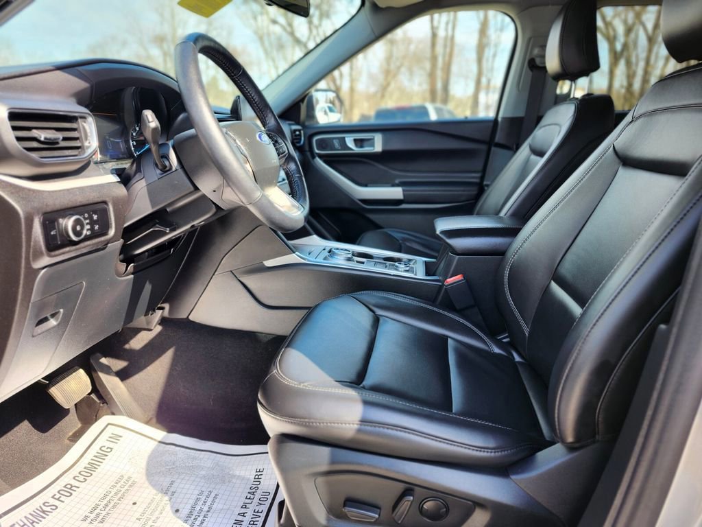 Certified 2023 Ford Explorer XLT w/ Equipment Group 202A image 19