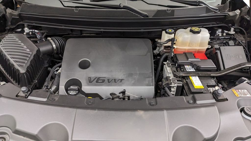 Used 2023 Chevrolet Traverse RS image 45