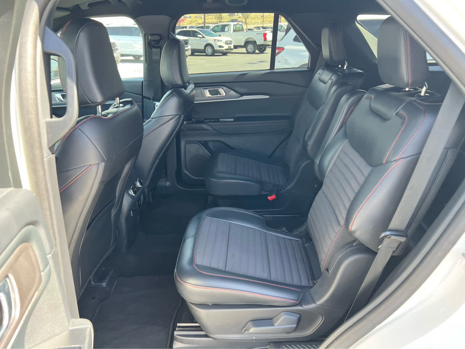 Certified 2025 Ford Explorer ST-Line w/ Premium Package AWD/4WD image 29