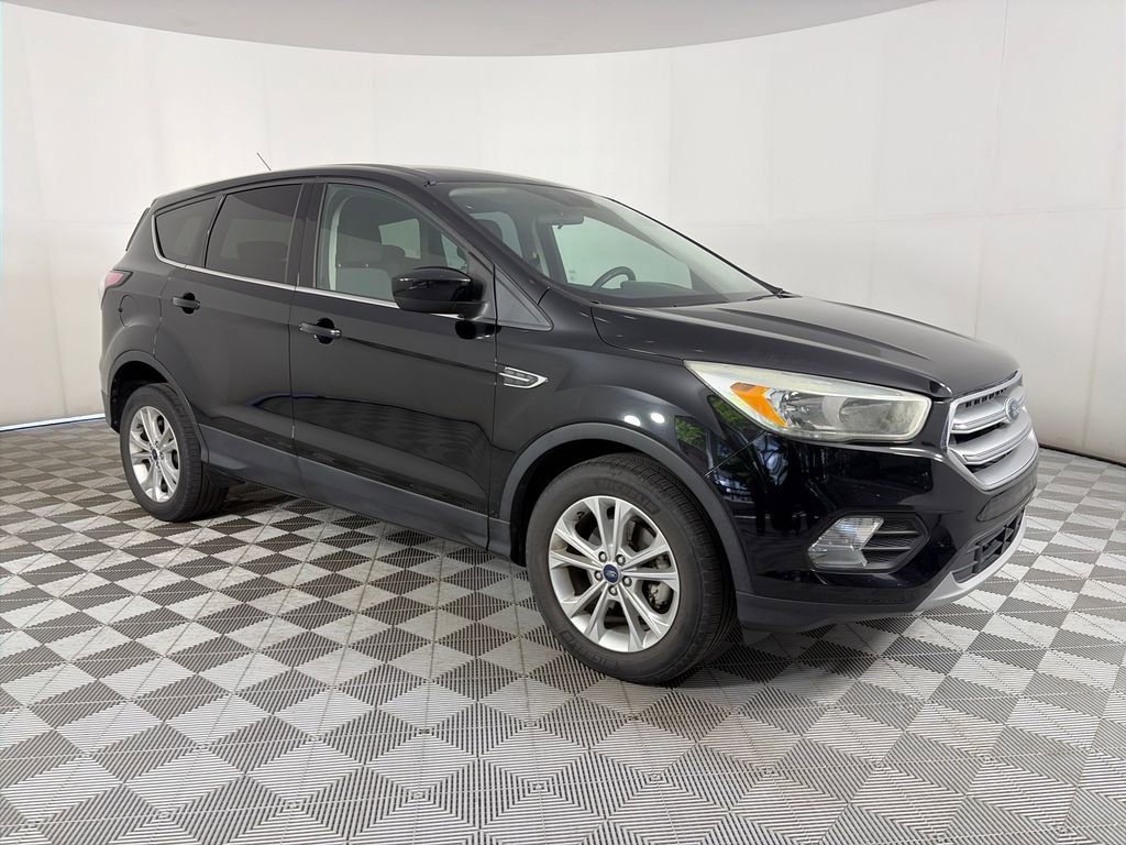 Certified 2017 Ford Escape SE FWD image 1