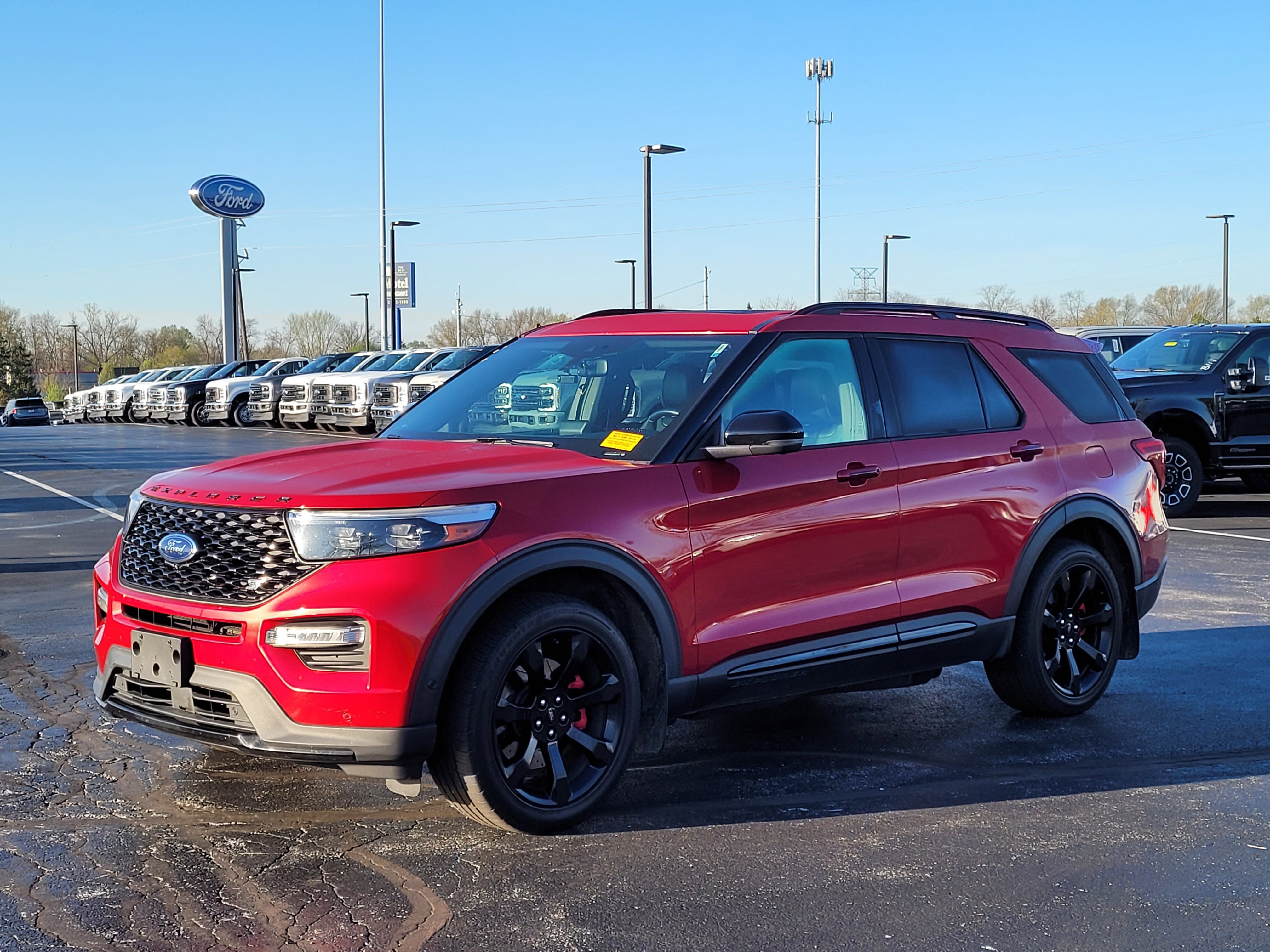 Certified 2020 Ford Explorer ST w/ ST Street Pack image 8