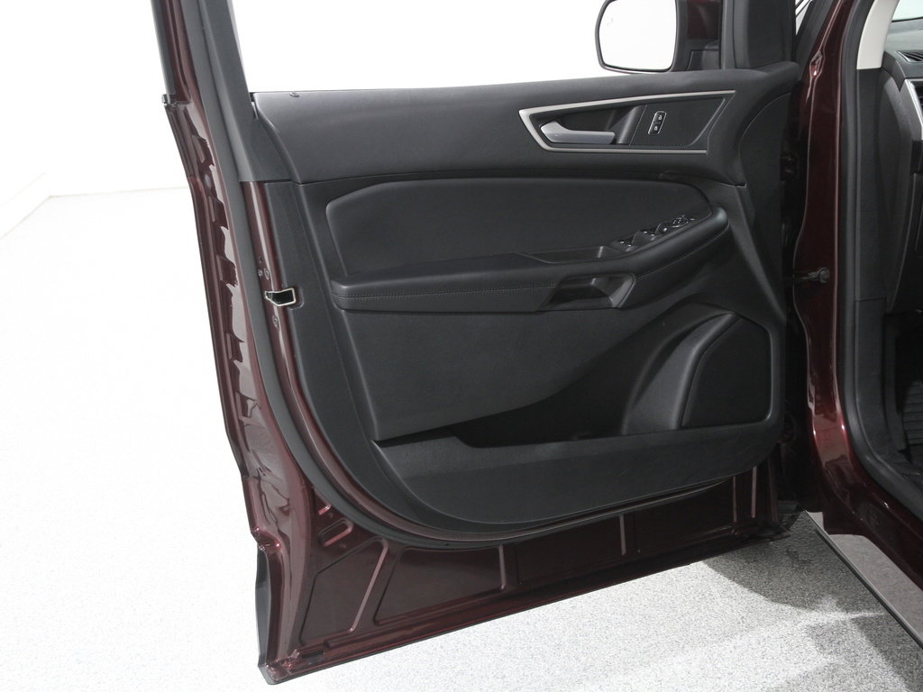 Certified 2024 Ford Edge SEL image 4