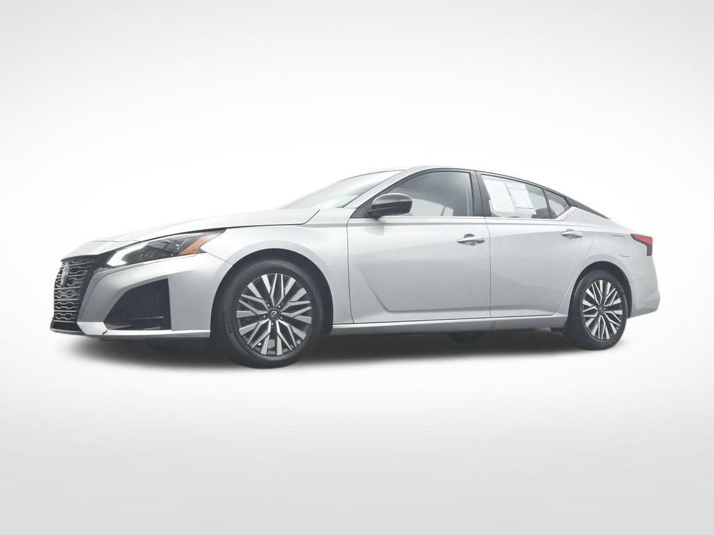 Used 2024 Nissan Altima 2.5 SV FWD image 37
