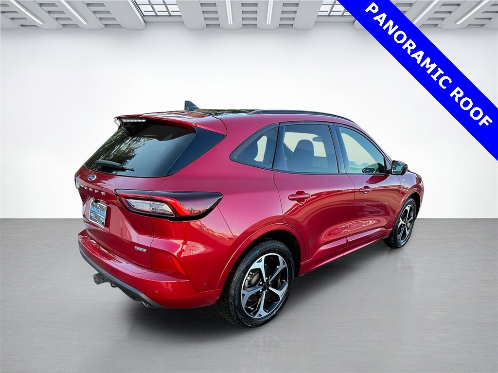 Certified 2023 Ford Escape ST-Line Elite w/ Premium Technology Package image 3