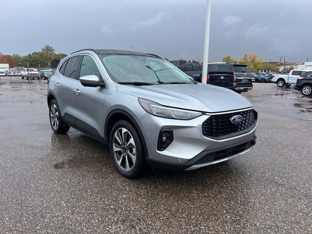 Certified 2024 Ford Escape Platinum w/ Class II Trailer Tow Package AWD/4WD image 3