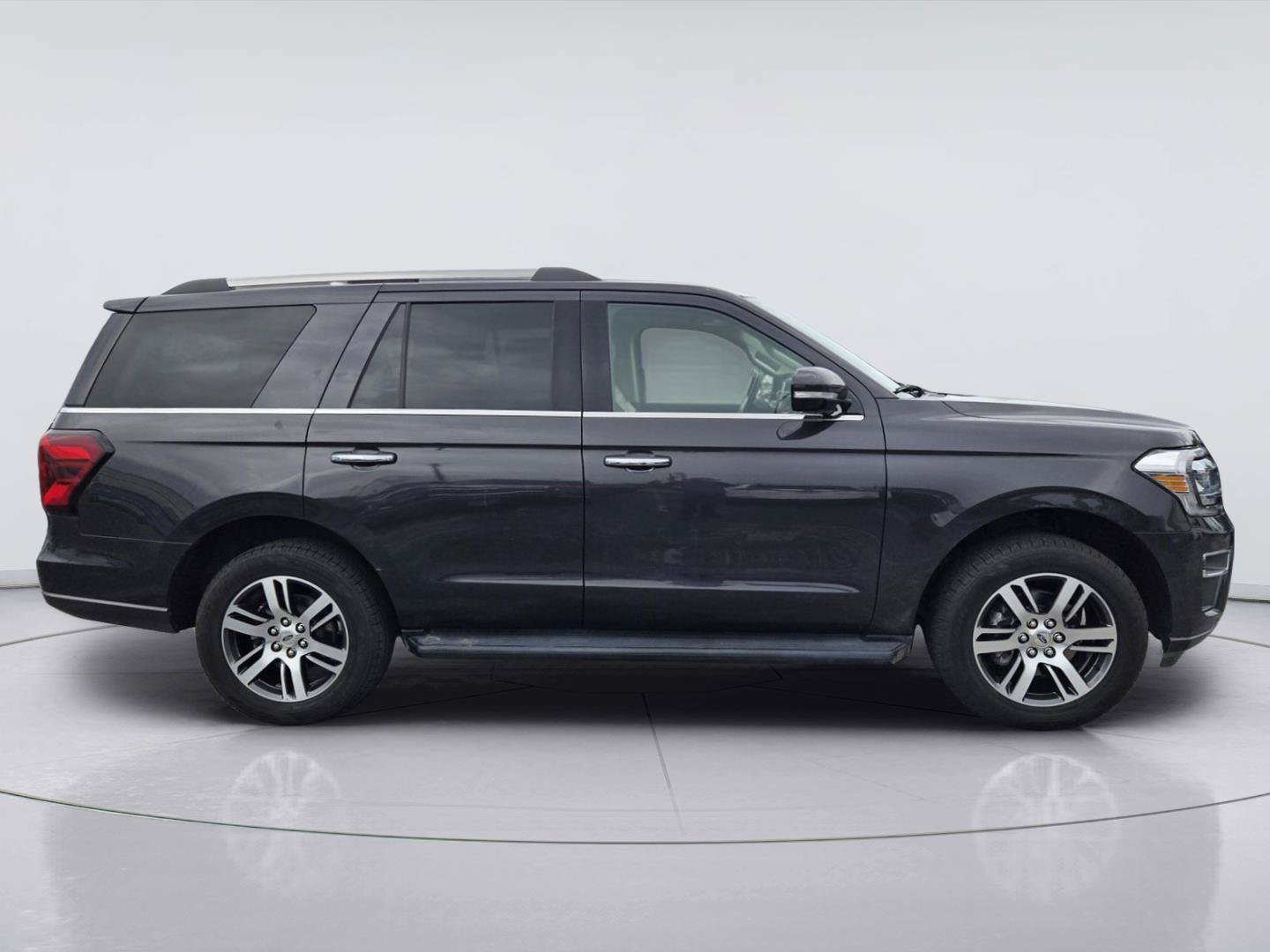 Certified 2024 Ford Expedition Limited AWD/4WD image 3
