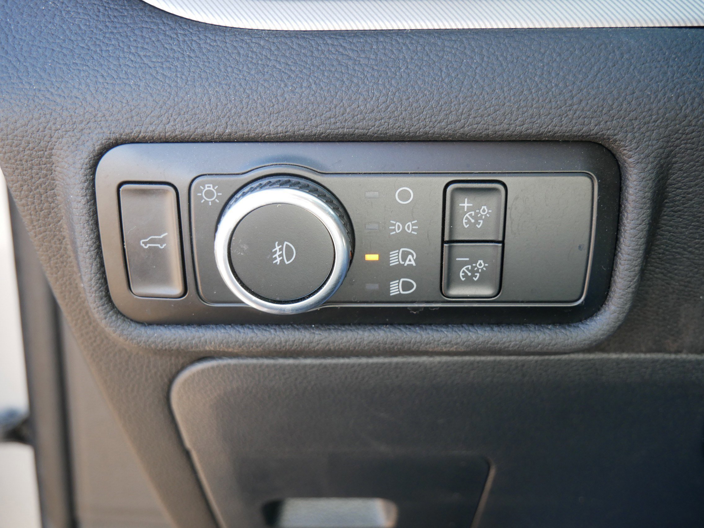 Certified 2024 Ford Explorer XLT w/ Equipment Group 202A image 26