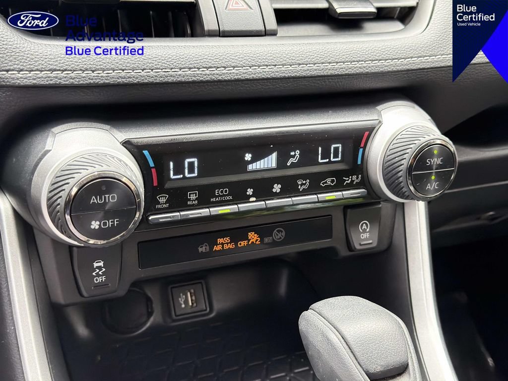 Used 2025 Toyota RAV4 XLE AWD/4WD image 27