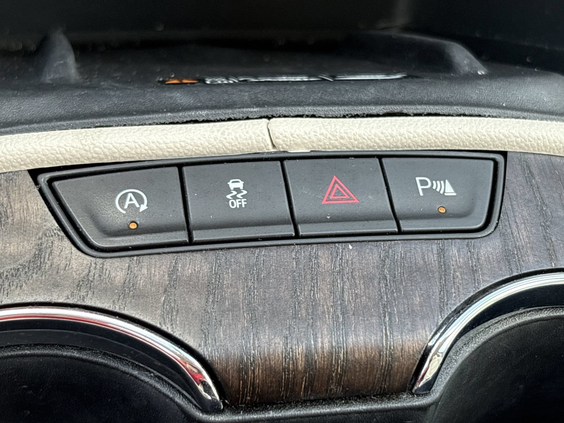 Used 2023 GMC Acadia Denali w/ Denali Ultimate Package FWD image 9