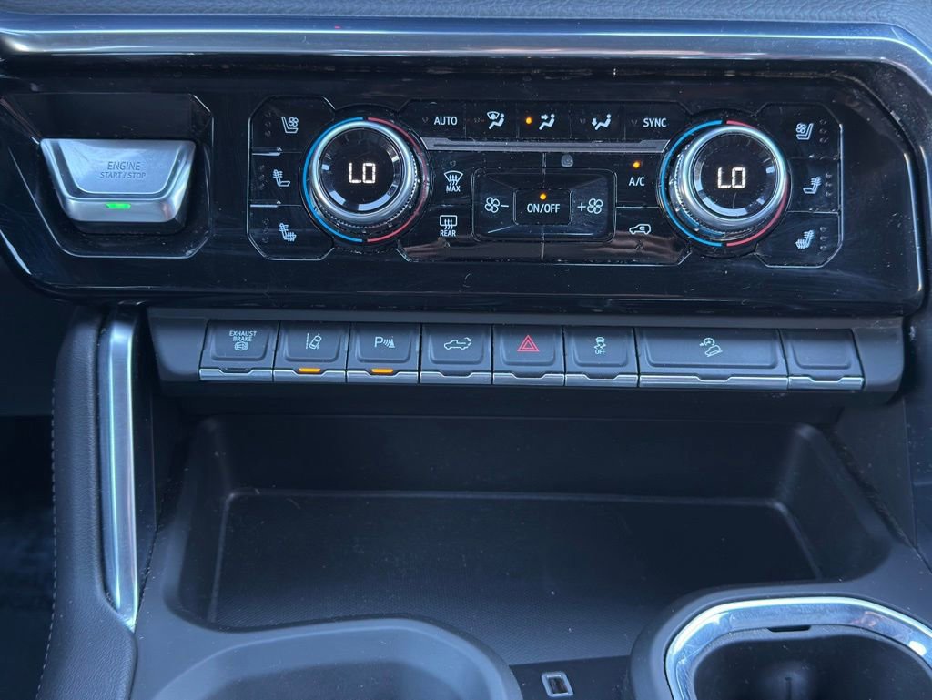 Used 2024 GMC Sierra 3500 Denali w/ Denali Reserve Package image 12