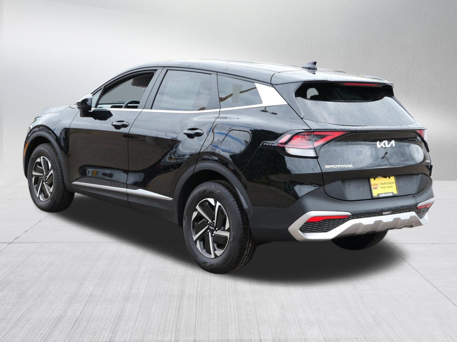 Used 2023 Kia Sportage LX AWD/4WD image 5