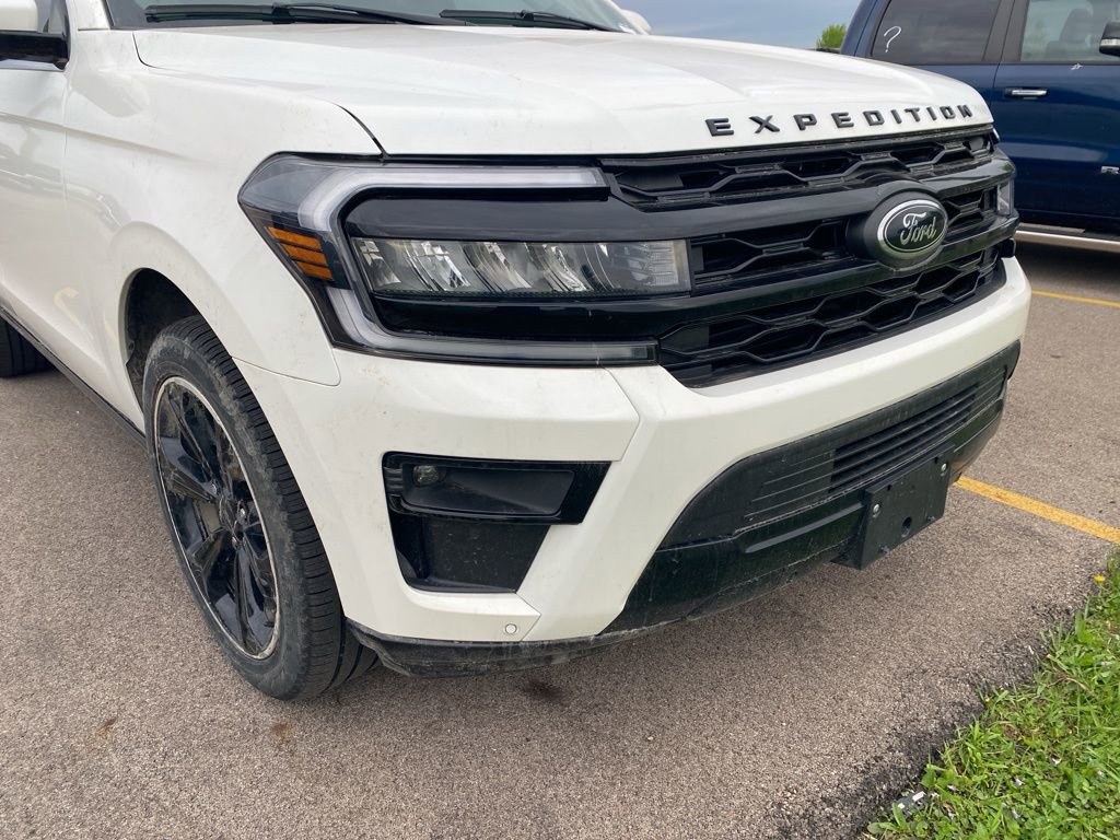 Certified 2024 Ford Expedition Limited AWD/4WD image 5