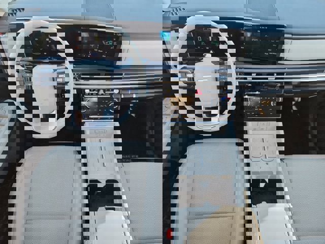 Used 2025 Hyundai Santa Fe SEL image 10