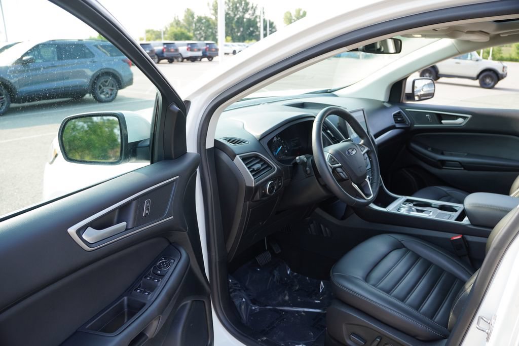 Certified 2024 Ford Edge SEL w/ Convenience Package AWD/4WD image 14