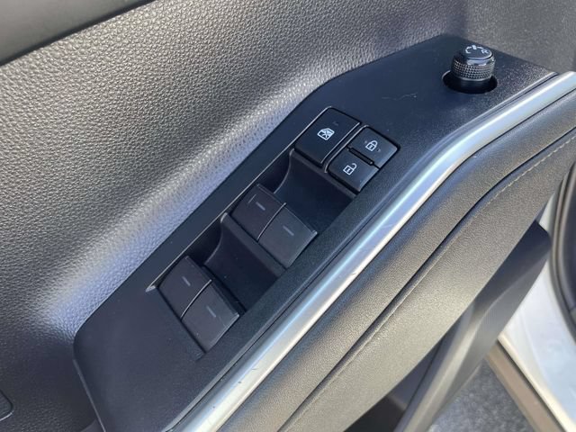 Used 2021 Toyota Highlander XLE AWD/4WD image 20