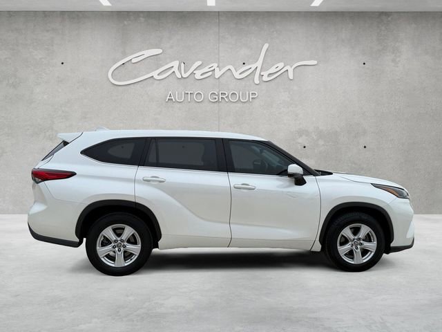 Used 2021 Toyota Highlander LE FWD image 18