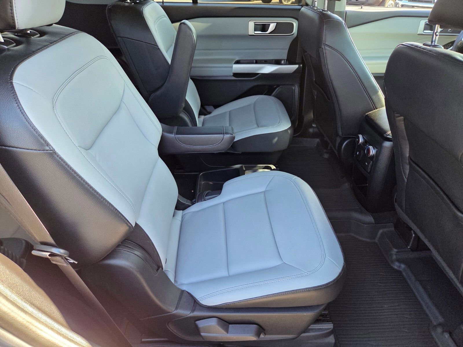 Certified 2021 Ford Explorer XLT w/ Equipment Group 202A image 15