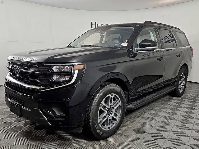 Certified 2025 Ford Expedition Active image 2
