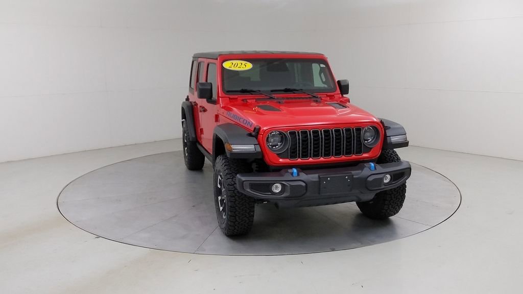 Used 2025 Jeep Wrangler Unlimited Rubicon 4xe w/ Convenience Group AWD/4WD image 9