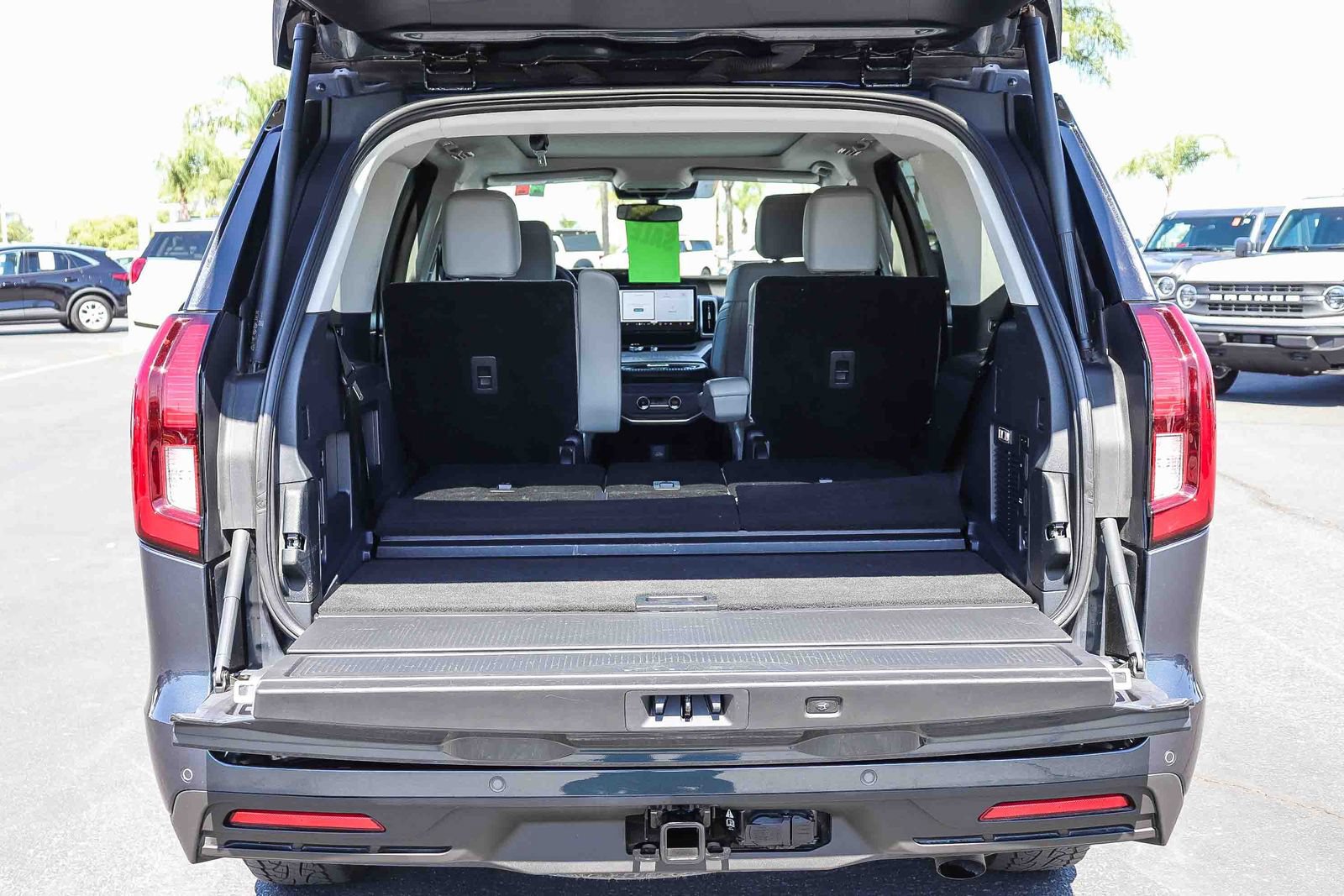 Certified 2025 Ford Expedition Active AWD/4WD image 28
