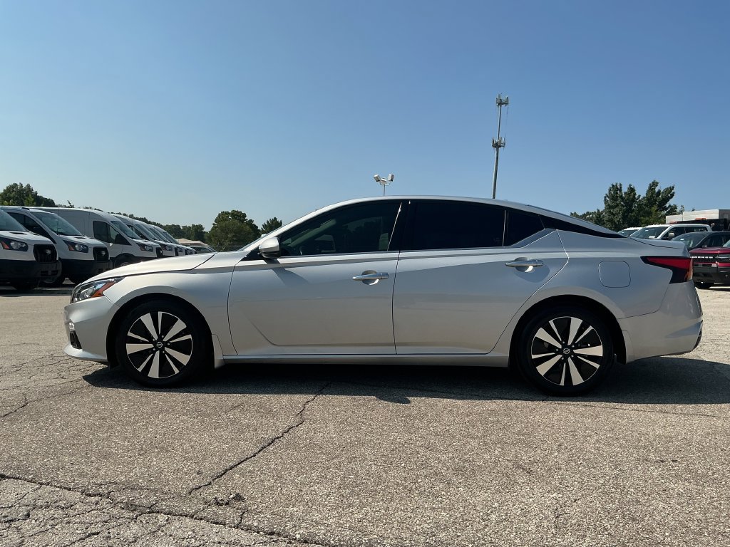Used 2022 Nissan Altima 2.5 SL FWD image 2
