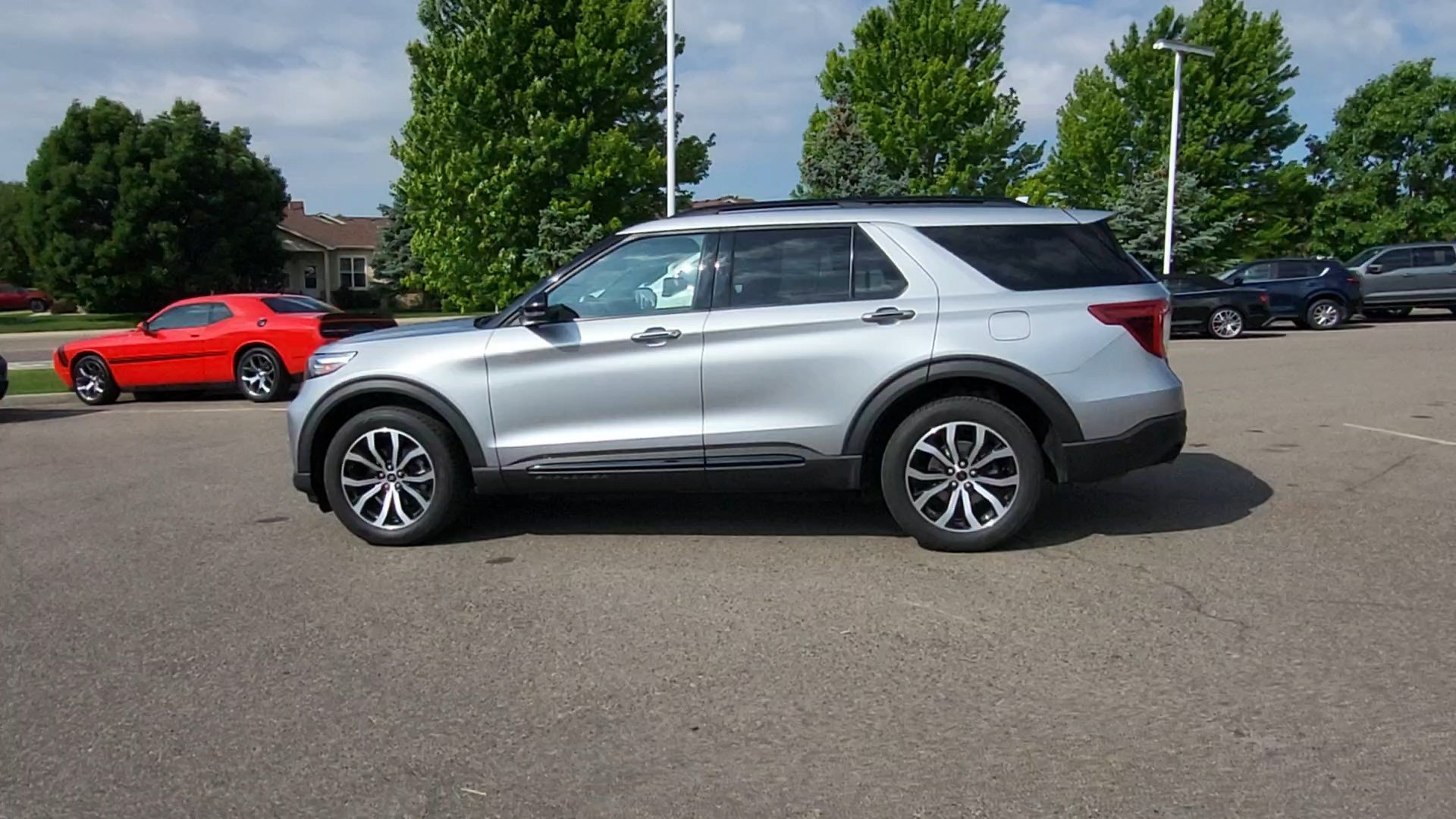 Certified 2020 Ford Explorer ST AWD/4WD image 3