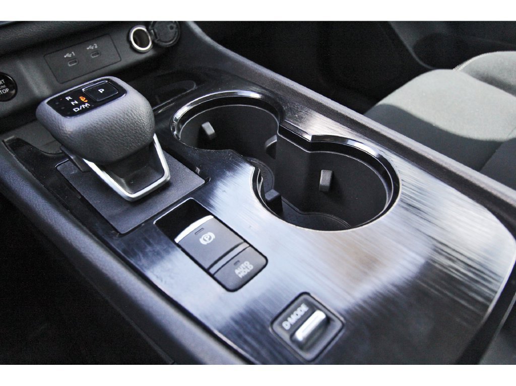 Used 2024 Nissan Rogue S FWD image 27