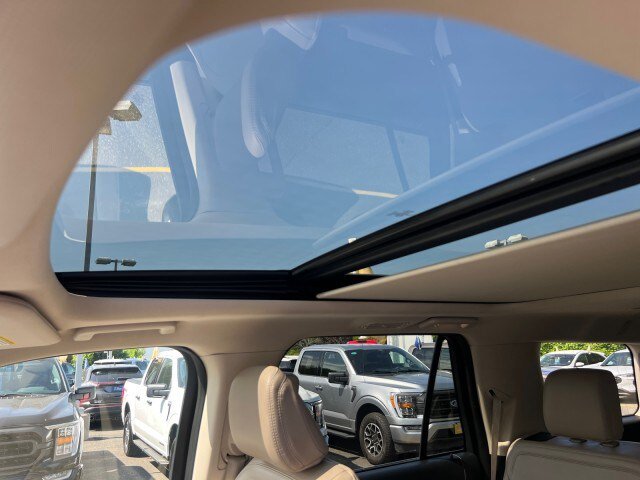 Certified 2024 Ford Expedition Limited AWD/4WD image 9